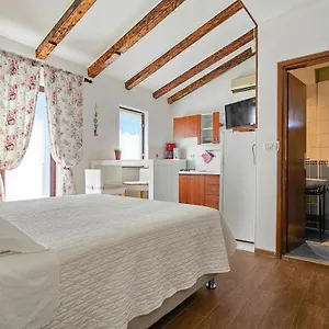 Marinela Apartment Novigrad Istria